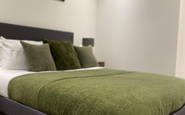 Luxury Spa Apartment in Manchester - Rooftop Swim