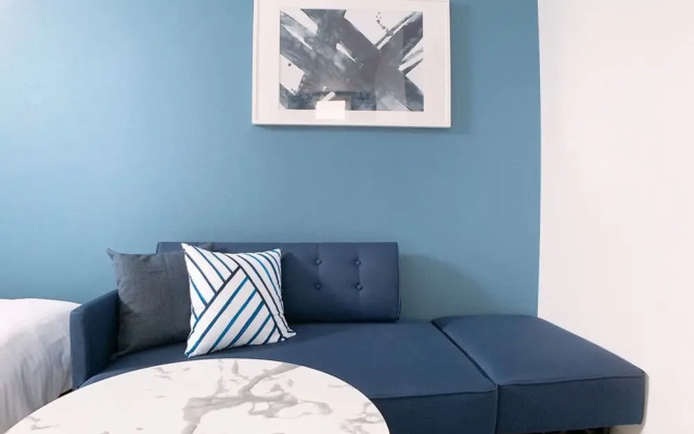 Bar & Hotel Colors Miyajima