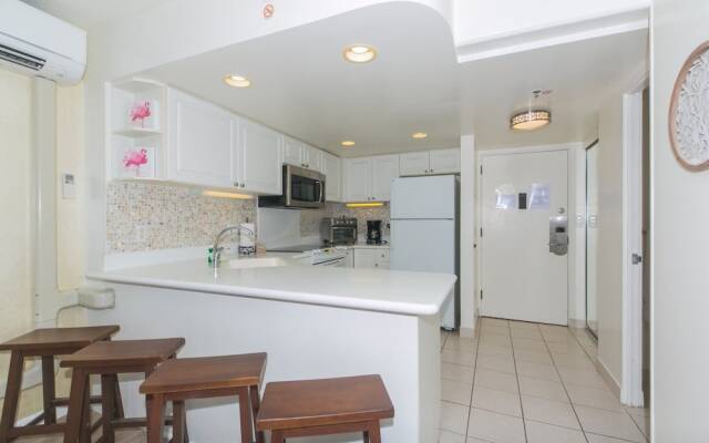 Ilikai Tower One Bedroom Lagoon View Waikiki Condos With Lanai & Free Wifi