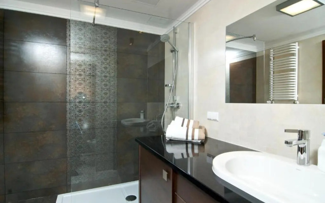 Silver Apartments