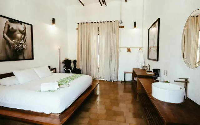 Hotel Sin Nombre