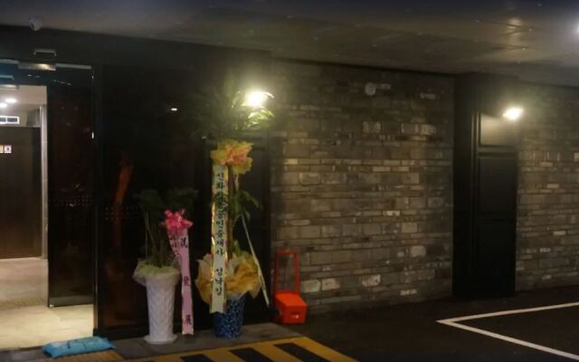 Hotel MU