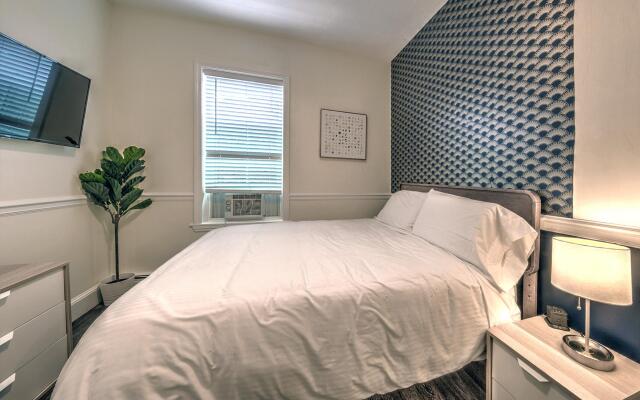 Cute and Cozy Studio!