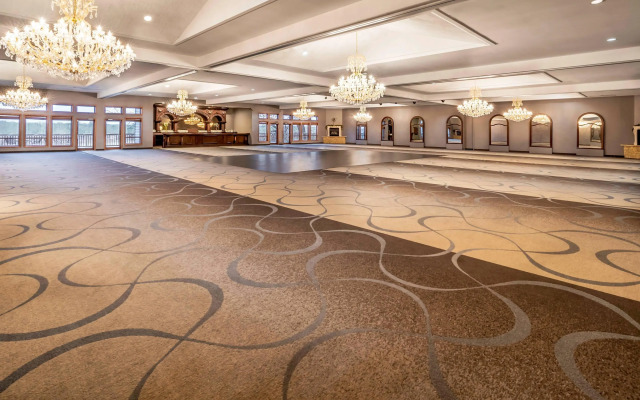 The Riverview Inn & Suites, an Ascend Hotel Collection Member