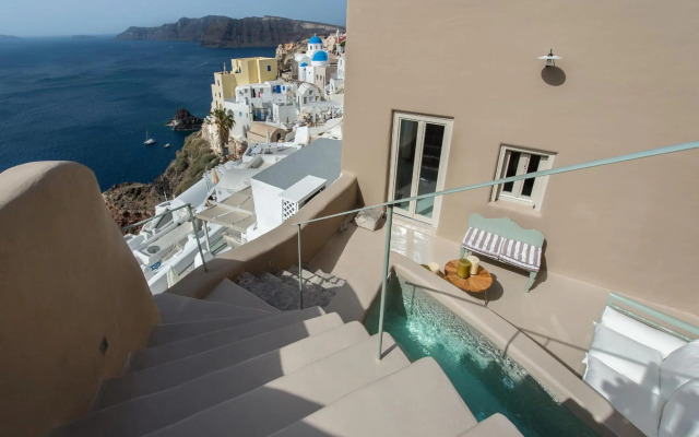 Ammos Oia Mansion