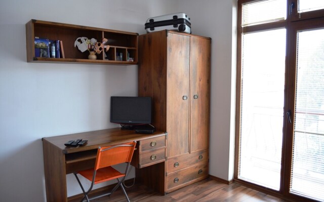 FM Economy Studio -ART
