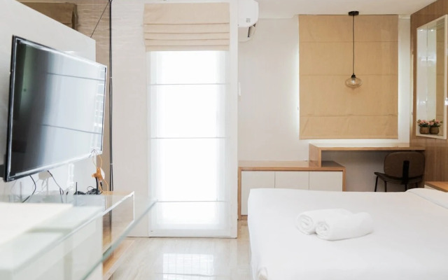 Comfy and Minimalist Studio Apartment at Tuscany Residences