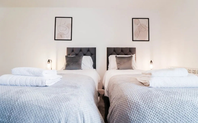 Stunning Riverside Apartment