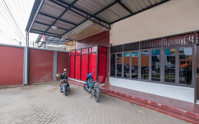 OYO 2703 Hotel Transit 1