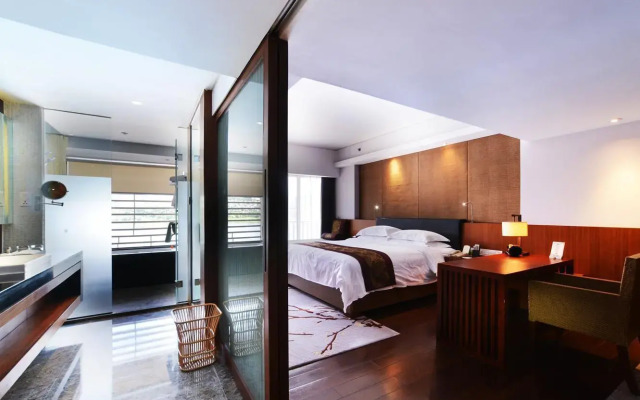 Baiyun Lakeside Hotel