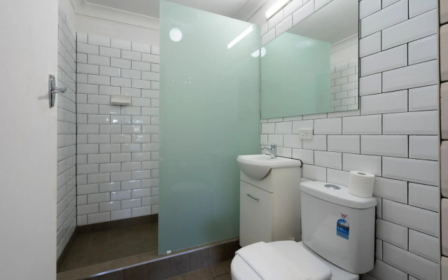 Manly Waves Studios & Apartments