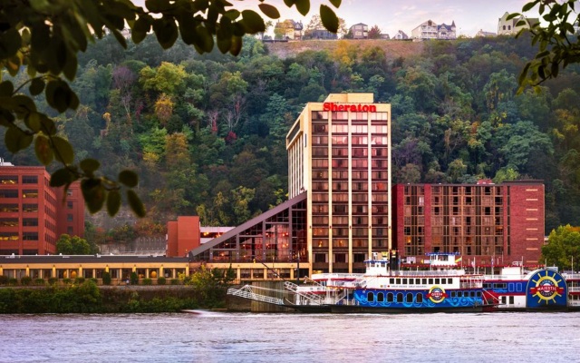 Sheraton Pittsburgh Hotel at Station Square