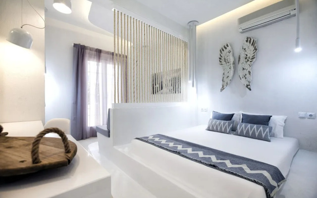 Privee Santorini