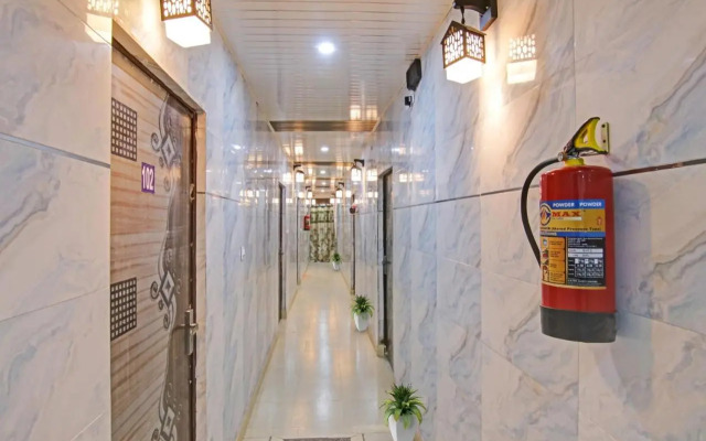 OYO Flagship 70081 Hotel You & Me