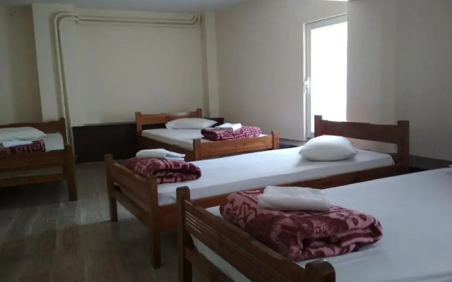 Pella Inn Hostel