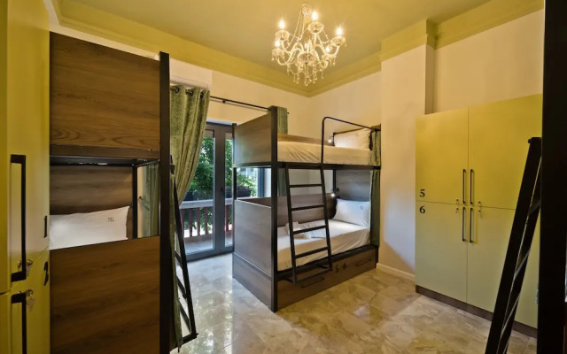 2115 Boutique Hostel