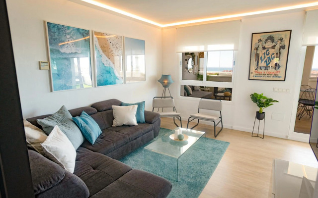 Beautiful apartment with 2 terraces, Pool & Beach