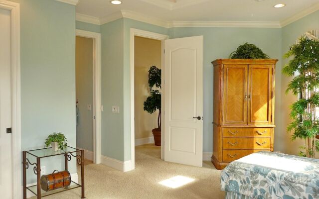 1370 North Collier Boulevard