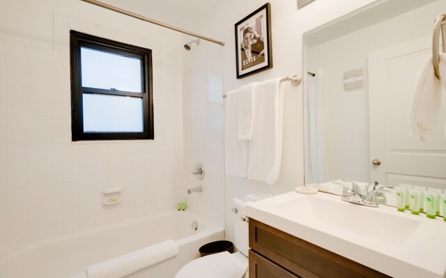 Contemporary Condo Minutes To Downtown Gulch