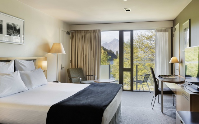 Novotel Queenstown Lakeside