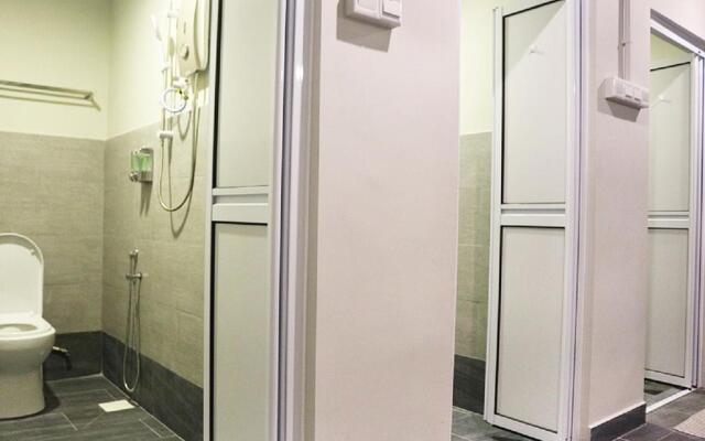 1992 Capsule Hotel - Hostel