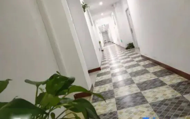Yiju Hotel (Fuchunjiang Road)