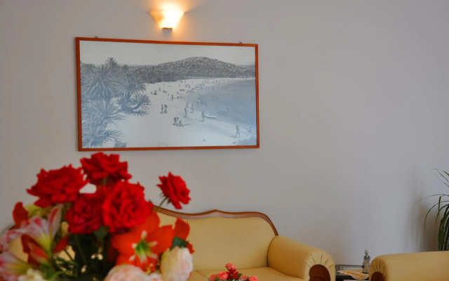 Nora Hotel
