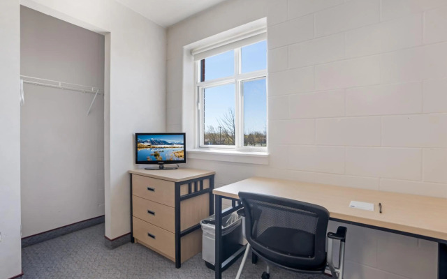Residence & Conference Centre - Welland