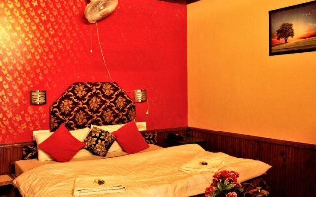 Hotel Chetna & Cottages