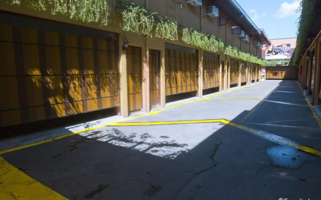 Victoria Court Las Piñas