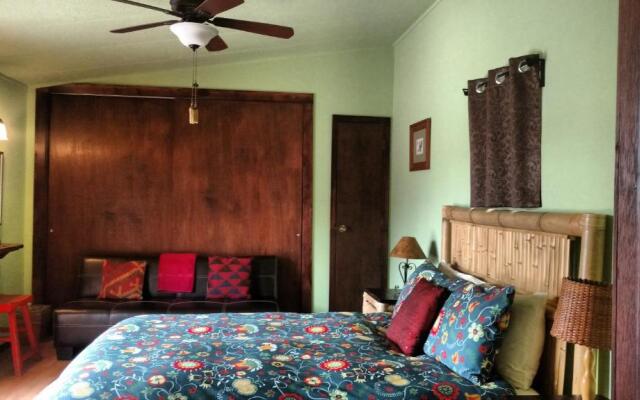 Vinophiliac Bed & Breakfast