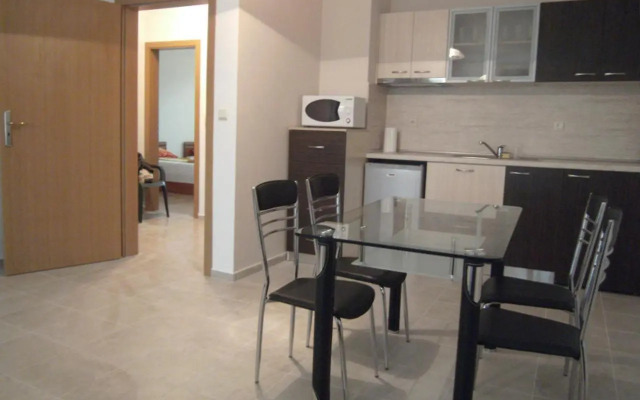 Nicol Apartment in Hermes Complex