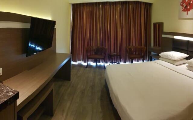 Paradise Hotel