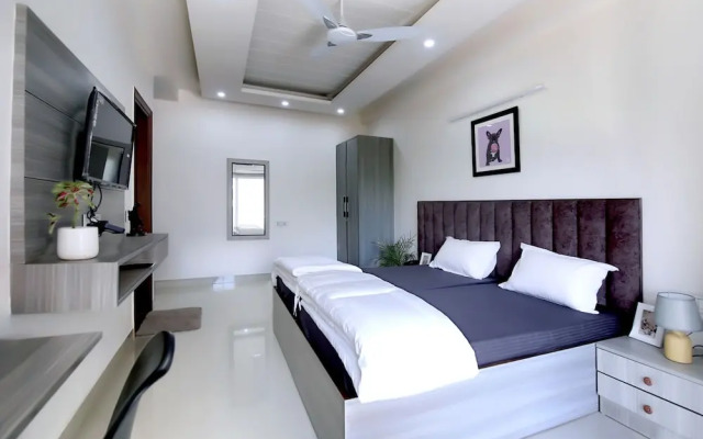 Housr Sector 43 Gurgaon Global FoyerMall