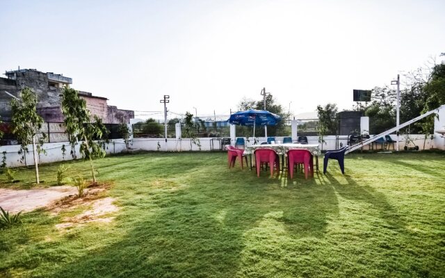 Hotel Raj Niwas by OYO Rooms