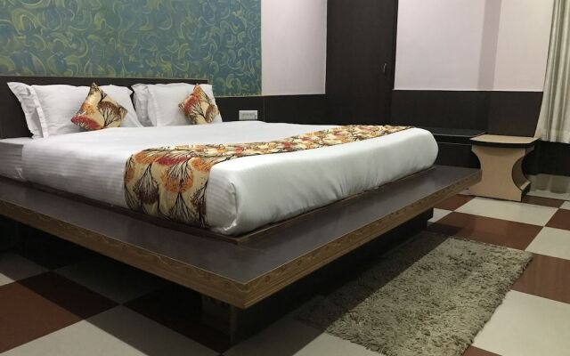 Hotel Minakshi International
