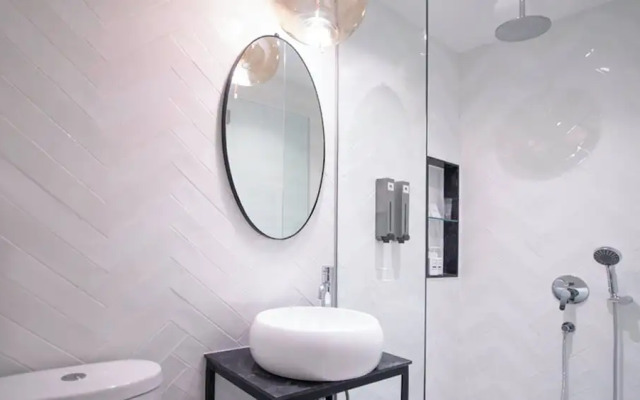 Hotel Calmo Hamilton