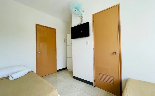 Vaccinated Staff - OYO 823 Stay Inn