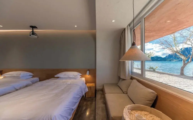 Lugu Lake And share resort hotel