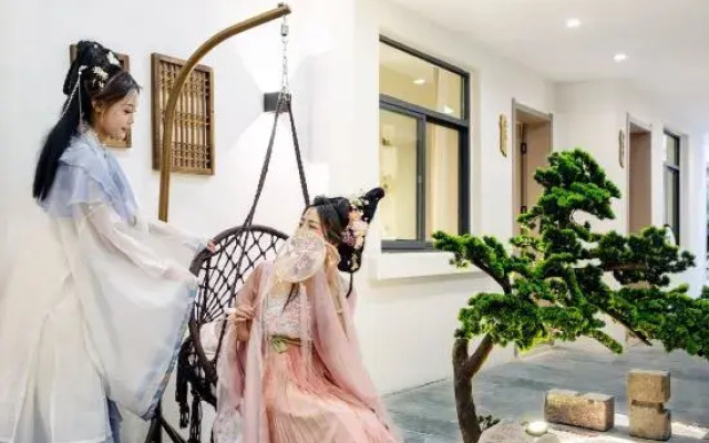 Luoyang Alley Zuoxiang You Homestay (Luoqi Ancient City Branch)