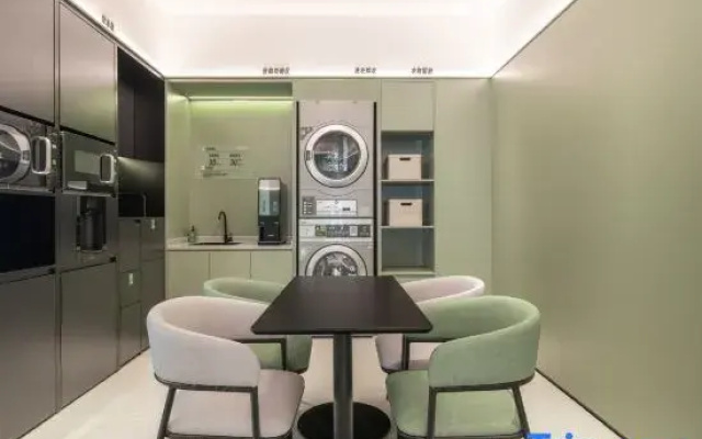 Hi Inn Hotel (Chengdu Tianfu New Area Nanhu Overpass Subway Station)