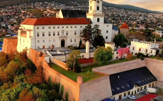 Štýlový apartmán v centre Nitry, parkovanie v cene