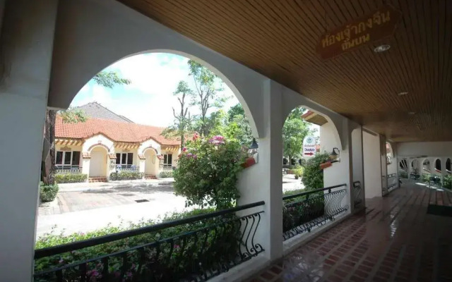 Lopburi Inn