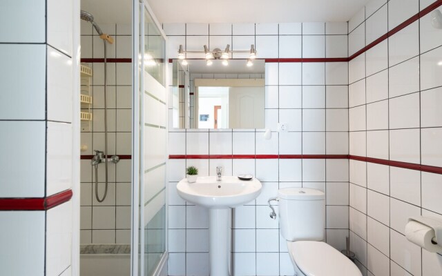 Nice Apartment Swimming Pool, Parking and Terrace