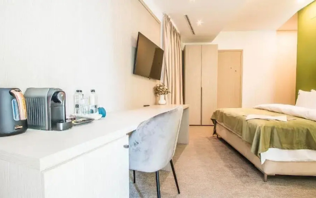 Central Carol Aparthotel 2