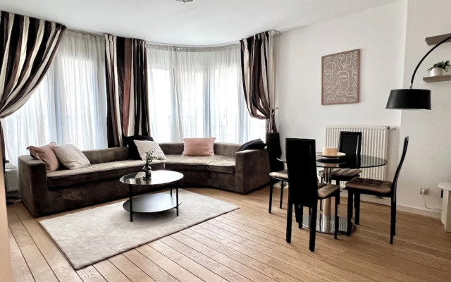 Peaceful 2 minutes European Parliament