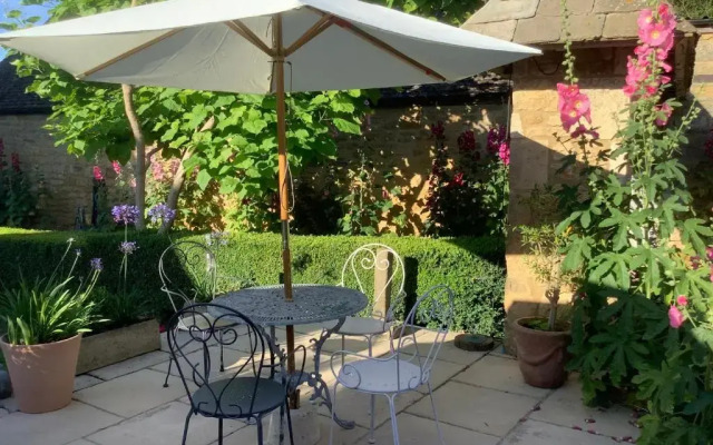 Holly House Bed & Breakfast
