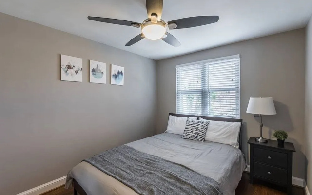 Beautiful 3br/2ba House with cozy backyard by CozySuites