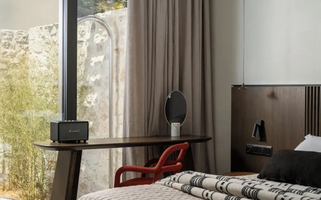 Dyo Beach Suites