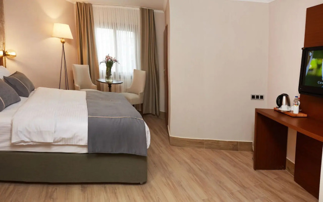 Mira Otel Alsancak